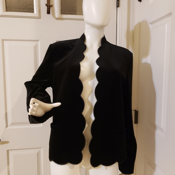 Vintage Act III Black Velvet Scalloped Open Jacket - Picture 1 of 9